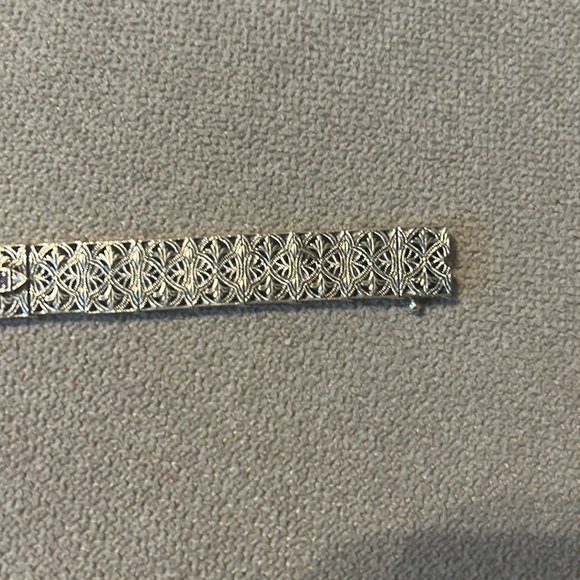 VINTAGE STERLING INTRICATE BRACELET WITH 3 AMETHYST CHIPS AND SMALL DIAMONDS. - Picture 4 of 5